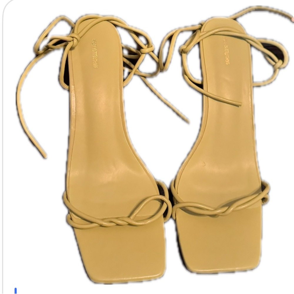 PrettyLittleThing Green Strappy Sandals Women’s Size 8